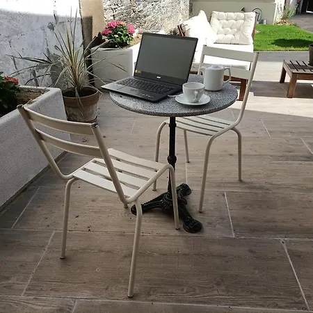 Buffon Nocleg ze śniadaniem 3*